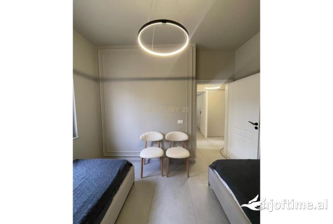 Shtepi ne shitje Vila Luksoze ne Durres, 2+1, Mobilimi E mobiluar, Pagesa 260,000  Euro.