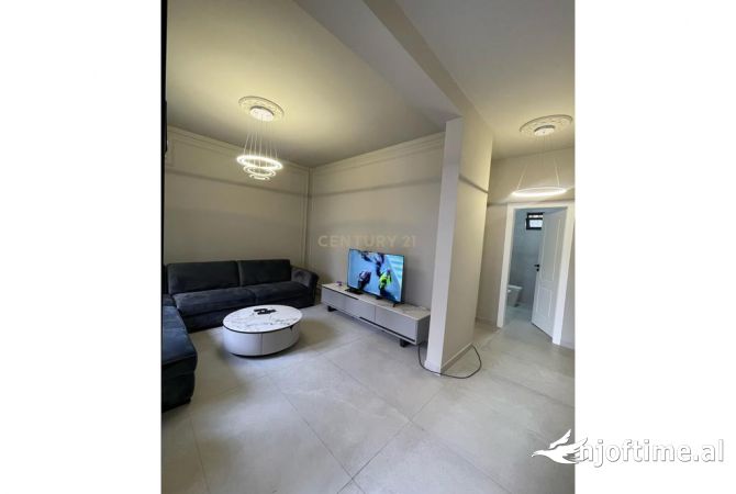 Shtepi ne shitje Vila Luksoze ne Durres, 2+1, Mobilimi E mobiluar, Pagesa 260,000  Euro.