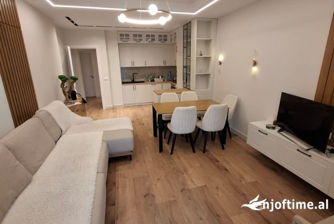Shtepi me qera Apartament ne Tirane, 2+1, Mobilimi E mobiluar, Pagesa 1,000  Euro.