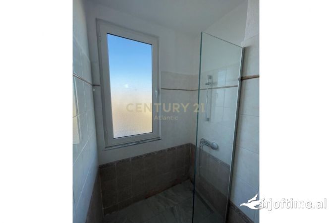 Shtepi ne shitje Apartament ne Durres, 2+1, Mobilimi E mobiluar, Pagesa 111,000  Euro.