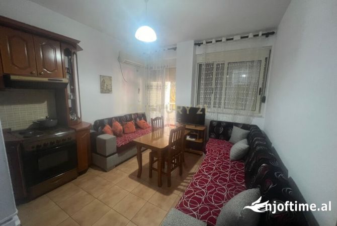 Shtepi ne shitje Apartament ne Durres, 2+1, Mobilimi E mobiluar, Pagesa 85,000  Euro.