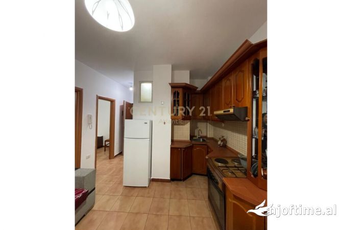 Shtepi ne shitje Apartament ne Durres, 2+1, Mobilimi E mobiluar, Pagesa 85,000  Euro.