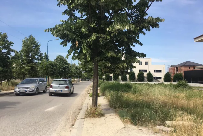 Truall ose Toke ne Sarande - 168,000 Euro
