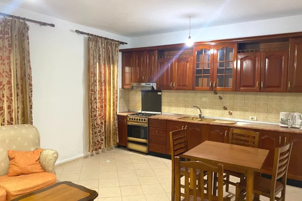 Shtepi me qera 2+1 ne Tirane - 390 Euro