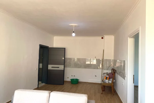 Shtepi ne shitje Apartament ne Tirane, 2+1, Mobilimi E mobiluar, Pagesa 118,000  Euro.