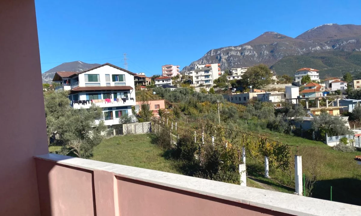 Shtepi ne shitje Apartament ne Tirane, 2+1, Mobilimi E mobiluar, Pagesa 118,000  Euro.