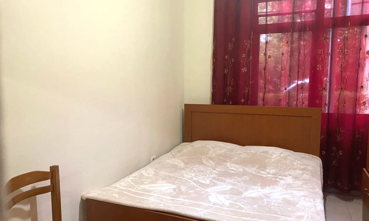 Shtepi me qera Shtepi Private ne Tirane, 2+1, Mobilimi E mobiluar, Pagesa 450  Euro.