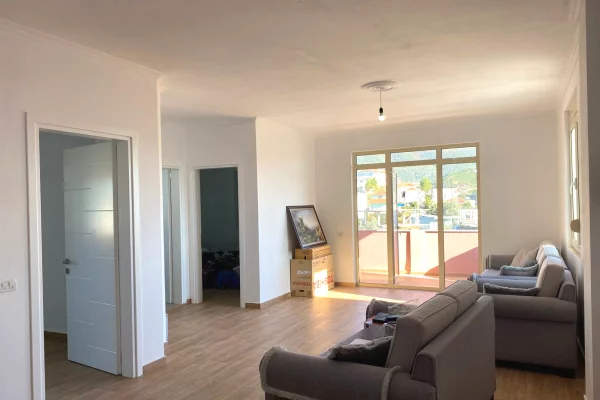 Shtepi ne shitje Apartament ne Tirane, 2+1, Mobilimi E mobiluar, Pagesa 119,000  Euro.