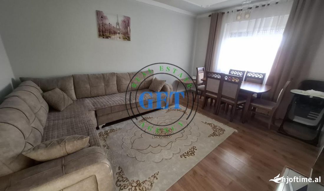 Shtepi ne shitje Apartament ne Durres, 2+1, Mobilimi E mobiluar, Pagesa 83,000  Euro.