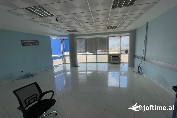 Ambient biznesi me qera 1+1 ne Tirane - 2,800 Euro