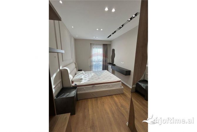 Shtepi me qera Apartament ne Tirane, 1+1, Mobilimi E mobiluar, Pagesa 1,000  Euro.
