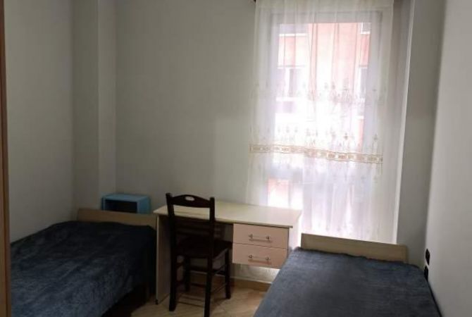 Shtepi me qera Apartament ne Tirane, 2+1, Mobilimi E mobiluar, Pagesa 65,000  Leke.