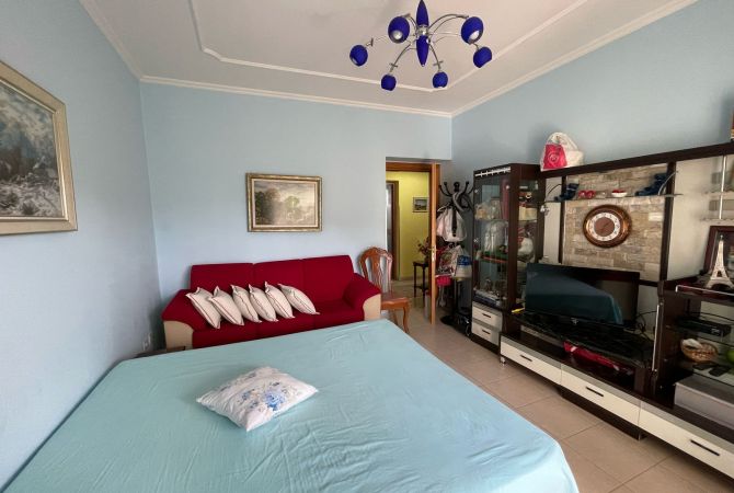 Shtepi ne shitje Apartament ne Tirane, 3+1, Mobilimi E mobiluar, Pagesa 180,000  Euro.