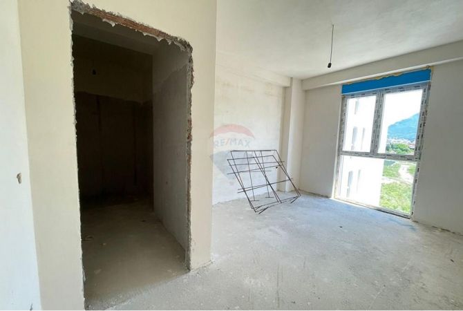 Shtepi ne shitje Apartament ne Tirane, 2+1, Mobilimi Bosh, pa mobiluar, Pagesa 252,000  Euro.