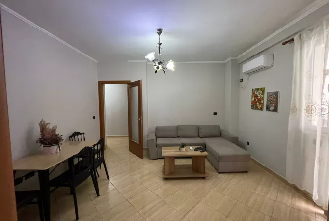 Shtepi me qera 2+1 ne Tirane - 650 Euro