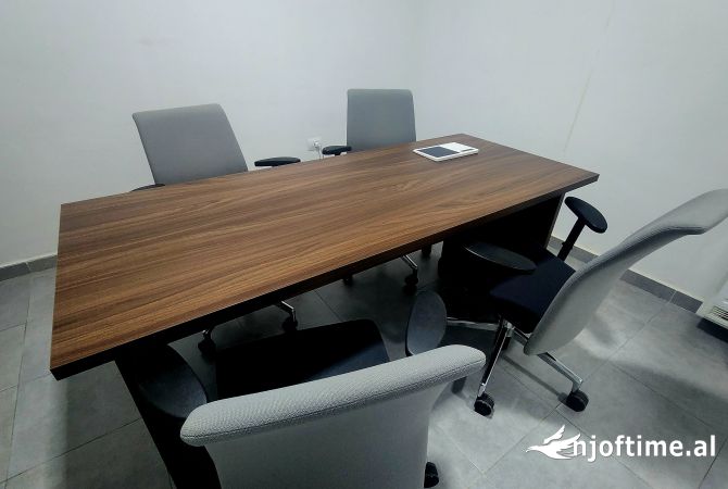 Zyre e mobiluar me qera 350eu (te gjitha faturat e perfshira) pa komision agjensie. Rr.Panorama SPAK