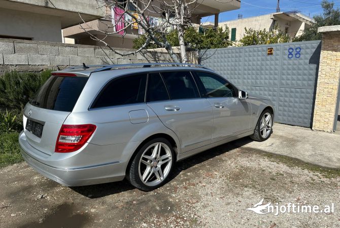 Makina ne shitje  ne Lushnje - 740,000 Leke