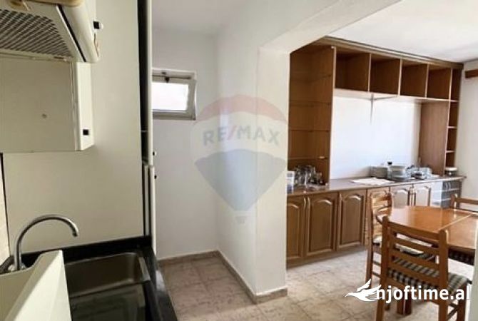 Shtepi me qera 3+1 ne Tirane - 400 Euro