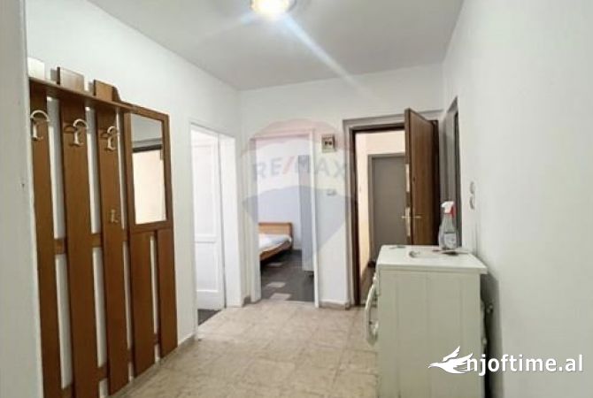 Shtepi me qera 3+1 ne Tirane - 400 Euro