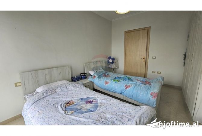 Shtepi ne shitje Apartament ne Tirane, 2+1, Mobilimi E mobiluar, Pagesa 115,000  Euro.