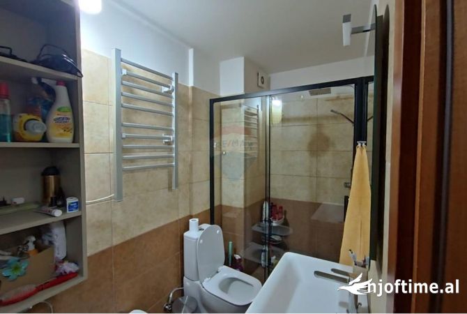 Shtepi ne shitje Apartament ne Tirane, 1+1, Mobilimi E mobiluar, Pagesa 140,000  Euro.