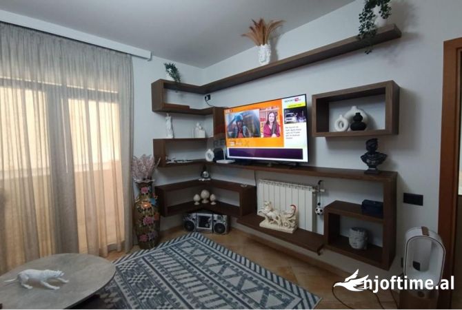 Shtepi ne shitje Apartament ne Tirane, 1+1, Mobilimi E mobiluar, Pagesa 140,000  Euro.