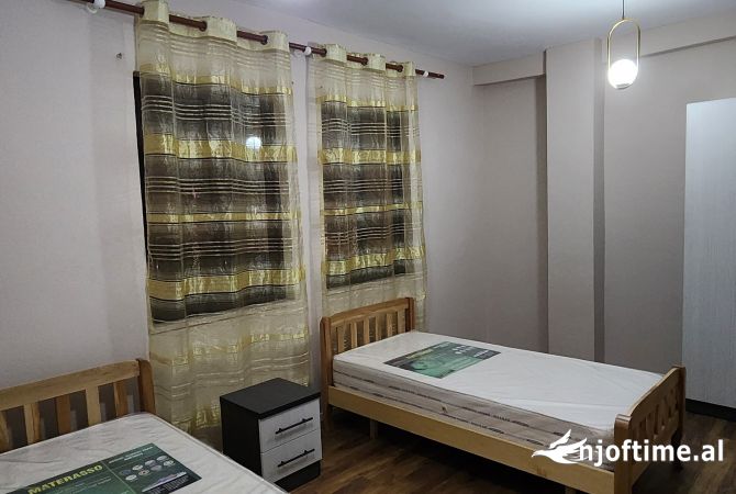 Shtepi me qera Apartament ne Tirane, 2+1, Mobilimi E mobiluar, Pagesa 700  Euro.