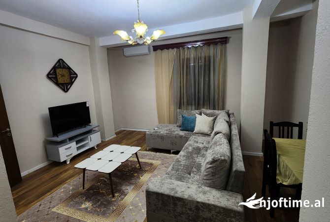 Shtepi me qera Apartament ne Tirane, 2+1, Mobilimi E mobiluar, Pagesa 700  Euro.
