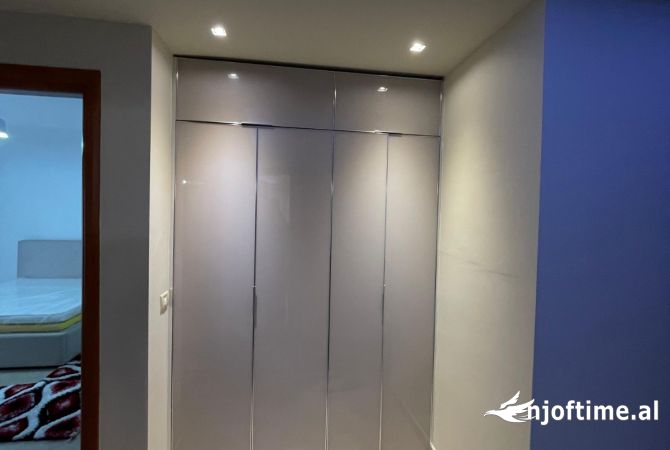 Shtepi me qera Apartament ne Tirane, 2+1, Mobilimi E mobiluar, Pagesa 800  Euro.