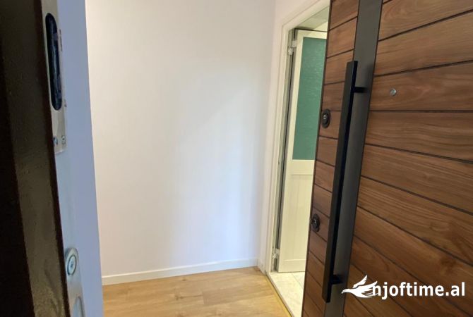 Shtepi ne shitje Apartament ne Tirane, 2+1, Mobilimi Bosh, pa mobiluar, Pagesa 185,000  Euro.