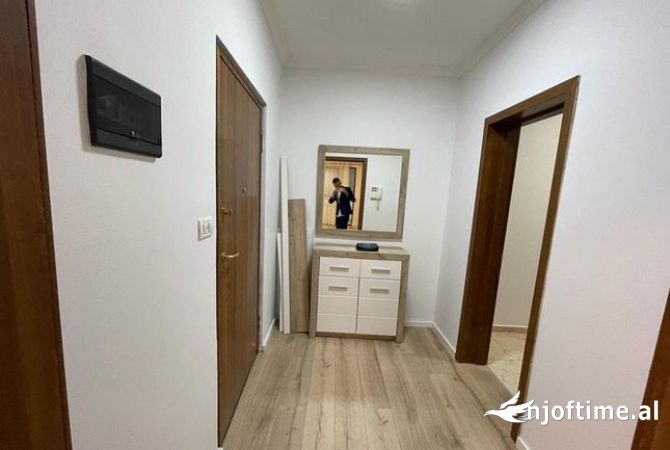 Shtepi ne shitje Apartament ne Tirane, 2+1, Mobilimi E mobiluar, Pagesa 420,000  Euro.
