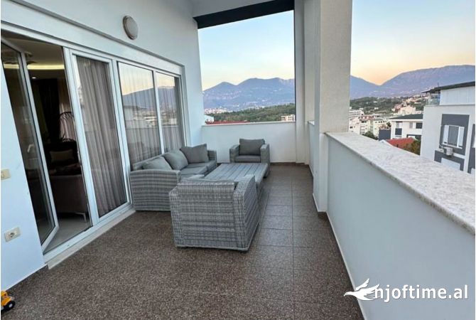 Shtepi me qera Apartament ne Tirane, 3+1, Mobilimi E mobiluar, Pagesa 1,100  Euro.