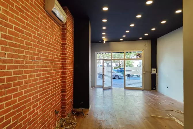 Business Property for Rent 1+1 in Tirana - 1,250 Euro