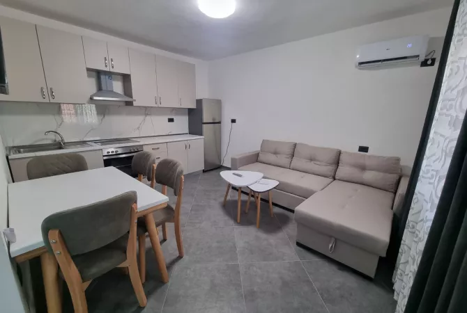 Shtepi me qera 2+1 ne Tirane - 650 Euro