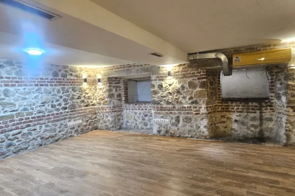 Business Property for Rent 1+1 in Tirana - 500 Euro