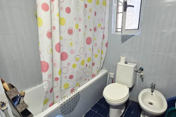 Shtepi me qera 1+1 ne Tirane - 450 Euro