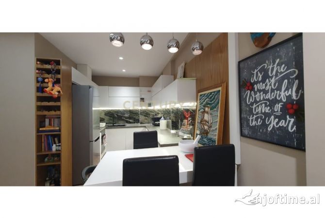 Shtepi me qera Apartament ne Tirane, 1+1, Mobilimi E mobiluar, Pagesa 700  Euro.