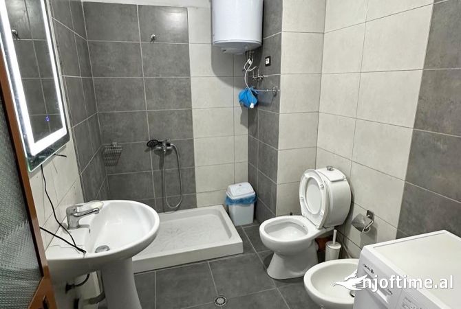 Shtepi me qera Apartament ne Tirane, 2+1, Mobilimi E mobiluar, Pagesa 500  Euro.