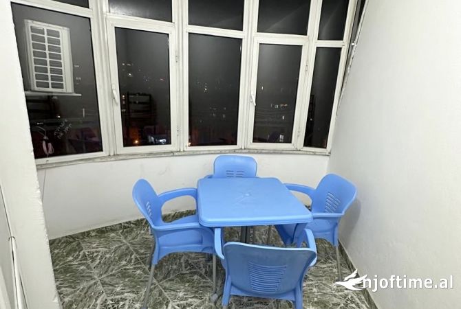 Shtepi me qera Apartament ne Tirane, 2+1, Mobilimi E mobiluar, Pagesa 500  Euro.