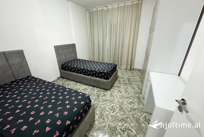 Shtepi me qera Apartament ne Tirane, 2+1, Mobilimi E mobiluar, Pagesa 500  Euro.