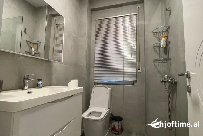 Shtepi me qera Apartament ne Tirane, 1+1, Mobilimi E mobiluar, Pagesa 550  Euro.