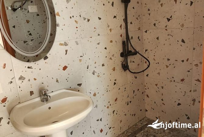 Shtepi ne shitje 1+1 ne Tirane - 78,000 Euro