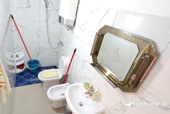 Shtepi me qera Shtepi Private ne Tirane, 2+1, Mobilimi E mobiluar, Pagesa 400  Euro.