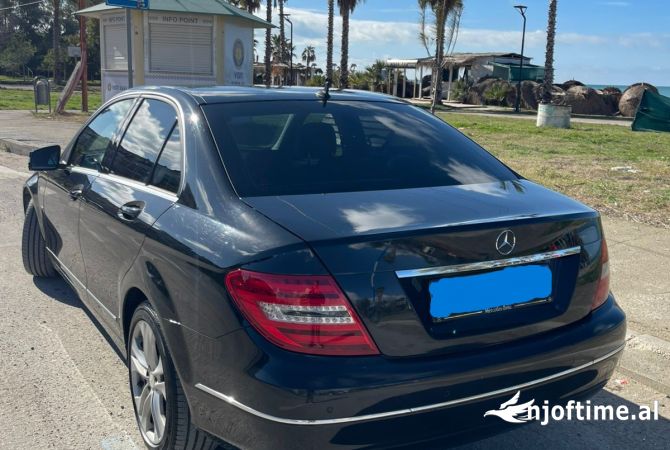 Makina ne shitje  ne Durres - 10,000 Euro