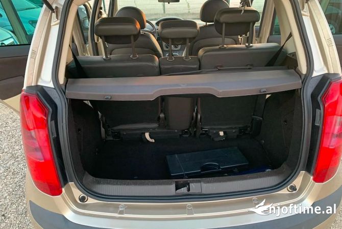 Makina ne shitje ne Tirane, Lancia, 2005 Diesel,Kambio Manual Pagesa 170,000  Leke.