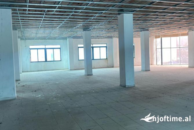 Ambient biznesi me qera 1+1 ne Tirane - 2,000 Euro