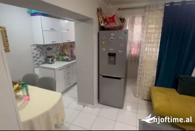 Shtepi me qera Apartament ne Tirane, 1+1, Mobilimi E mobiluar, Pagesa 450  Euro.