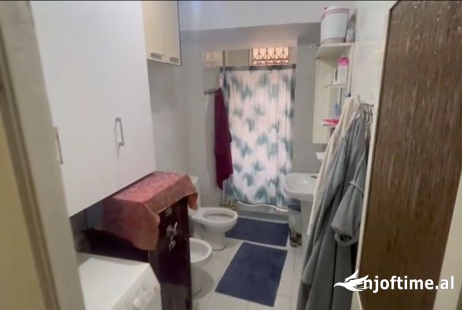 Shtepi me qera Apartament ne Tirane, 1+1, Mobilimi E mobiluar, Pagesa 450  Euro.