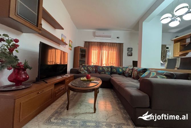 Shtepi me qera 2+1 ne Tirane - 700 Euro