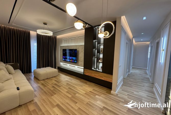 Shtepi ne shitje Apartament ne Tirane, 2+1, Mobilimi E mobiluar, Pagesa 229,000  Euro.